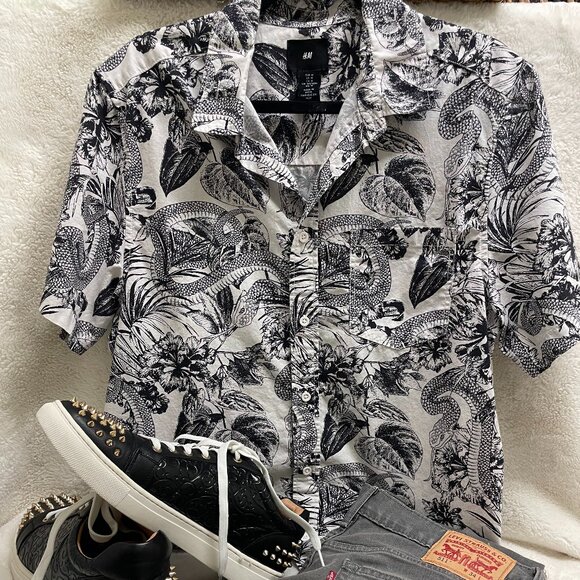 H&M, Snake/jungle print, black/ cream Short Sleeve, Button-down shirt men Medium - Picture 6 of 7